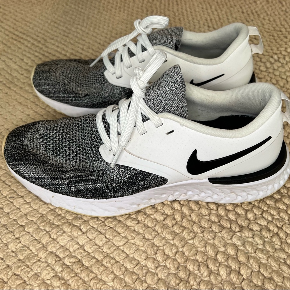 Nike Odyssey React Flyknit